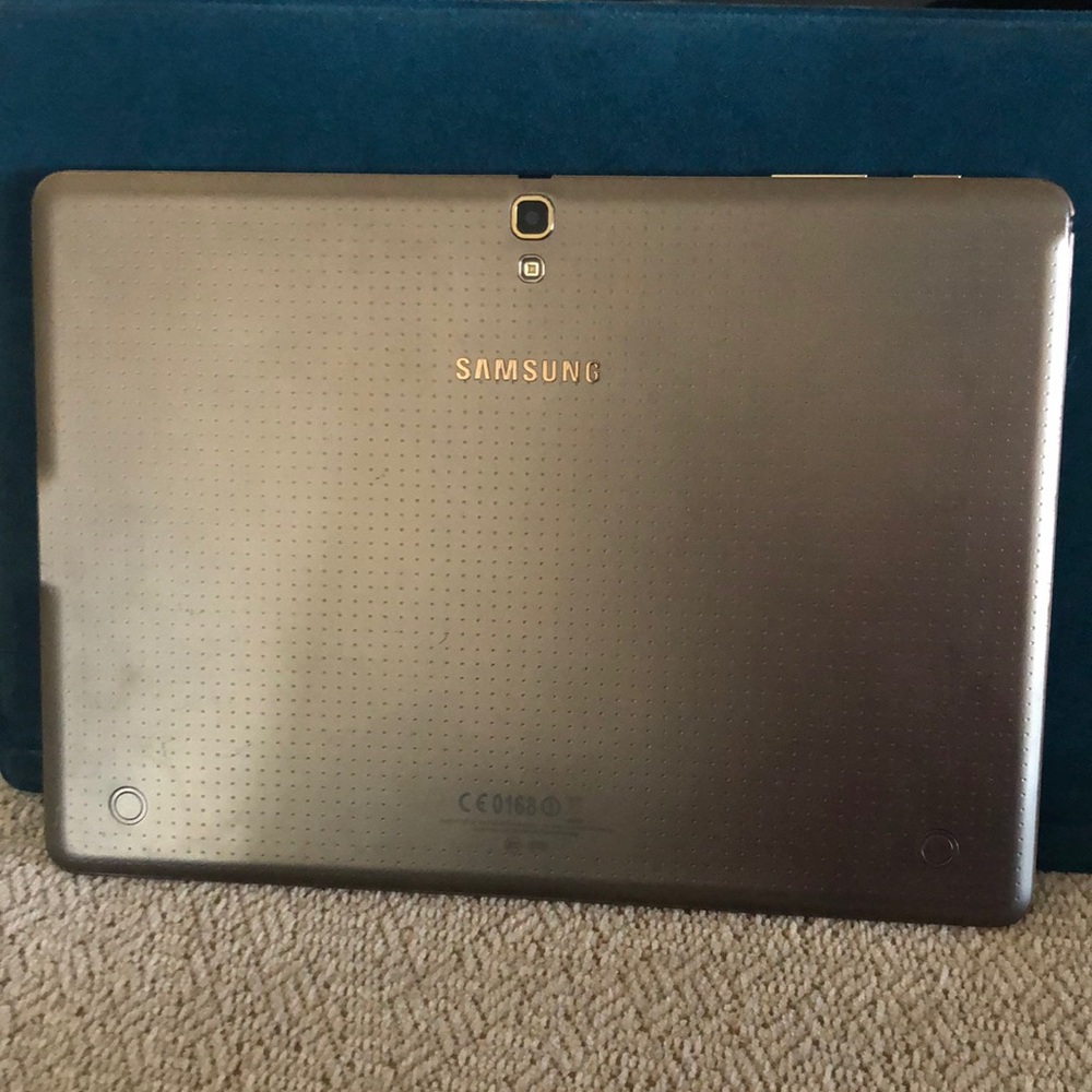 Samsung tablet - Picture 2 of 4
